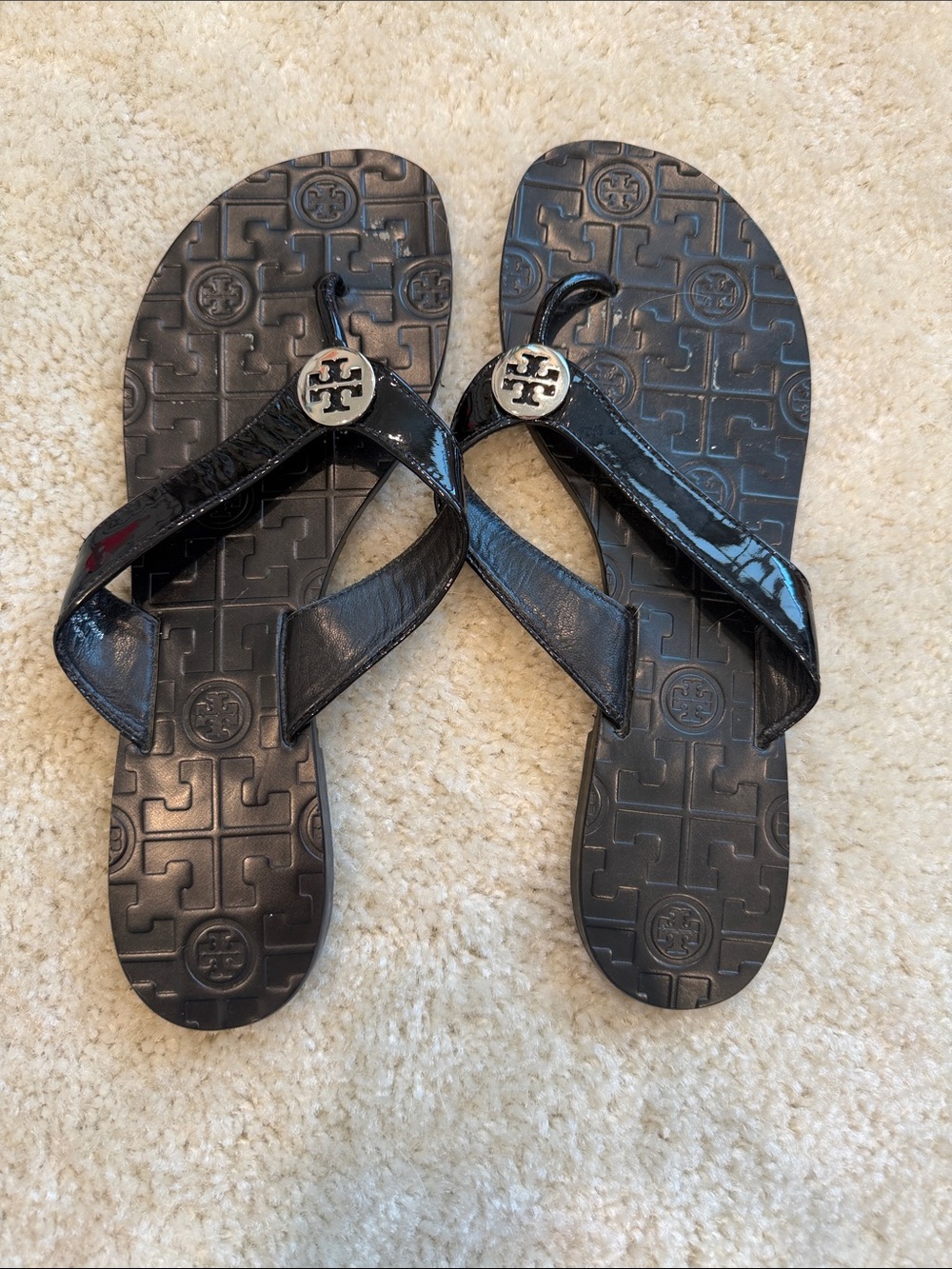 Tory Burch Women’s black flip flops size 8